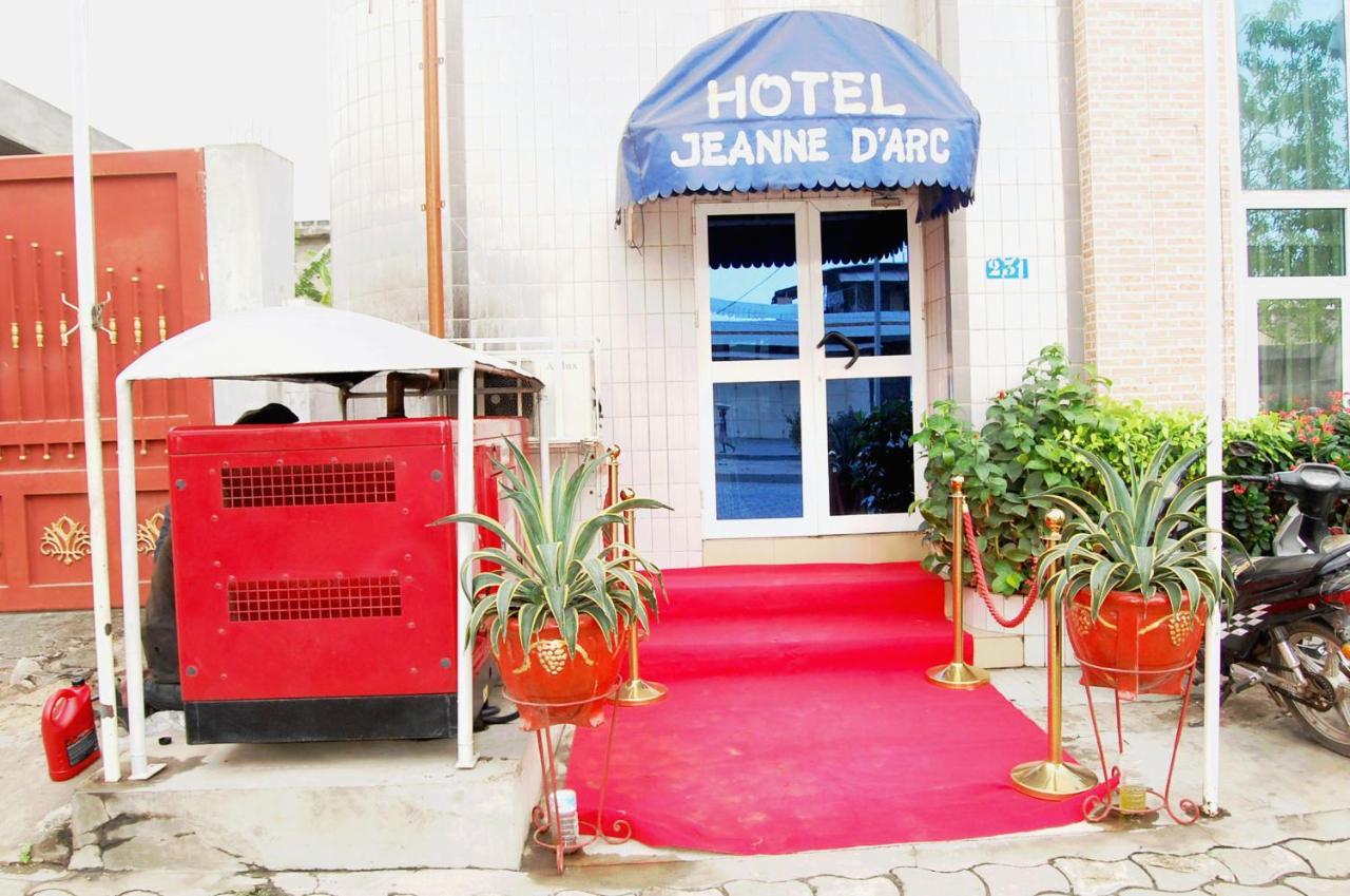 Hotel Residence Jeanne D'Arc Котону Экстерьер фото